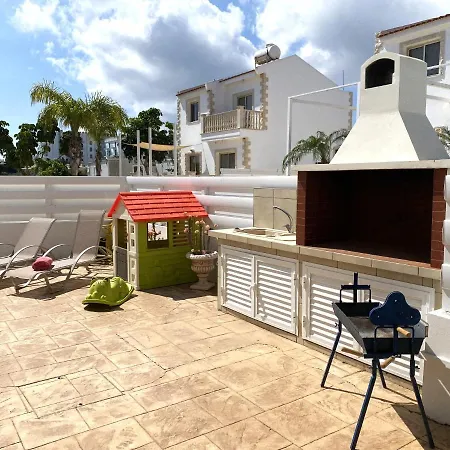 Ithaca Villa *