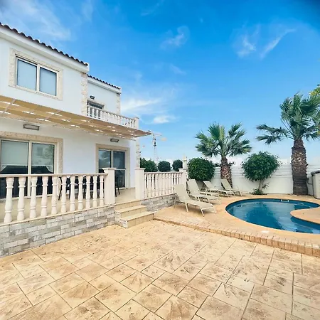 Ithaca Villa *